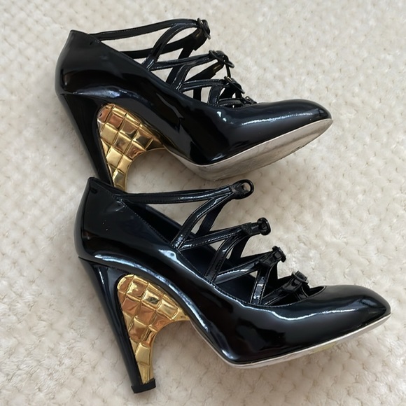 Chanel statement heels - Picture 4 of 11